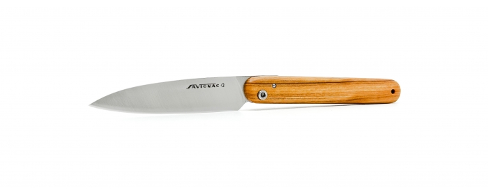 Le Montagnol folding knife with oak handle