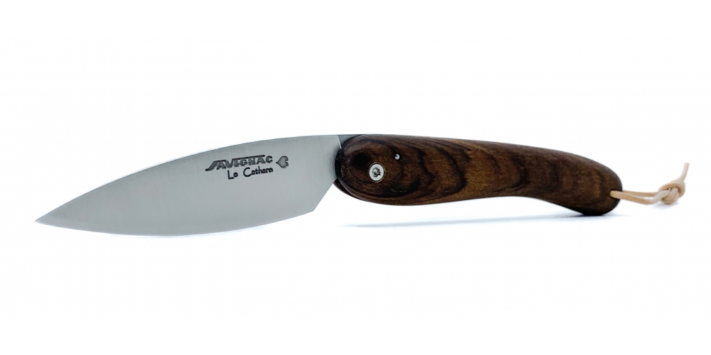 Le cathare folding knife with walnut handle