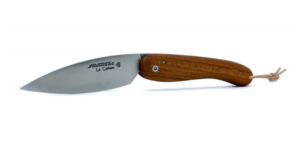Le cathare folding knife with plum wood handle